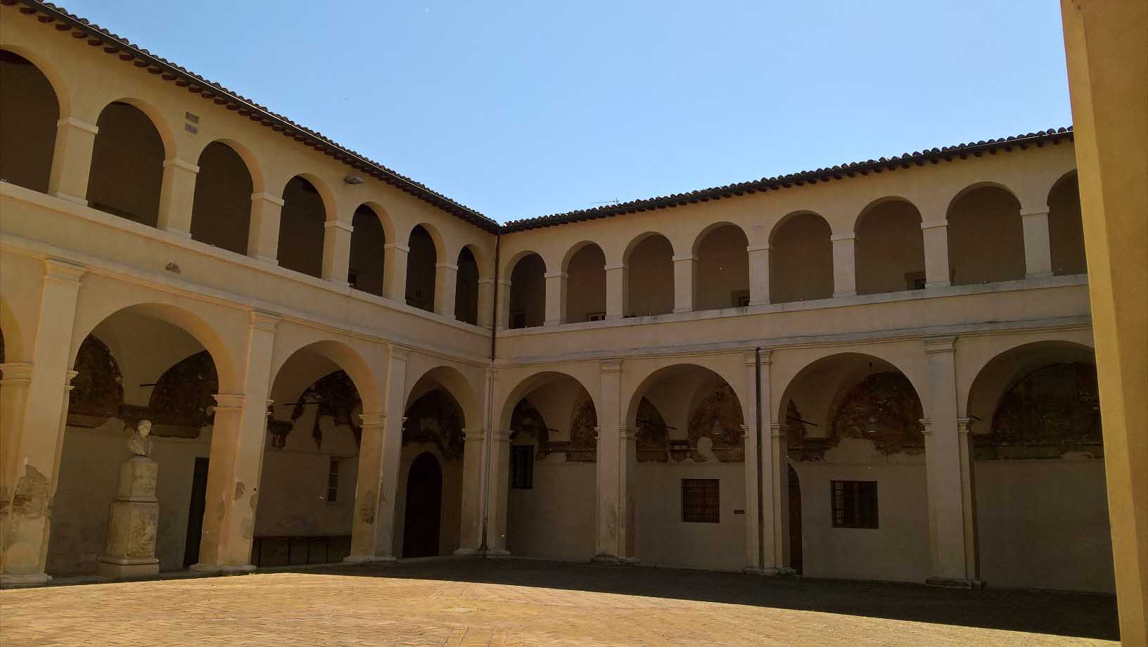 Bevagna chiostro San Domenico