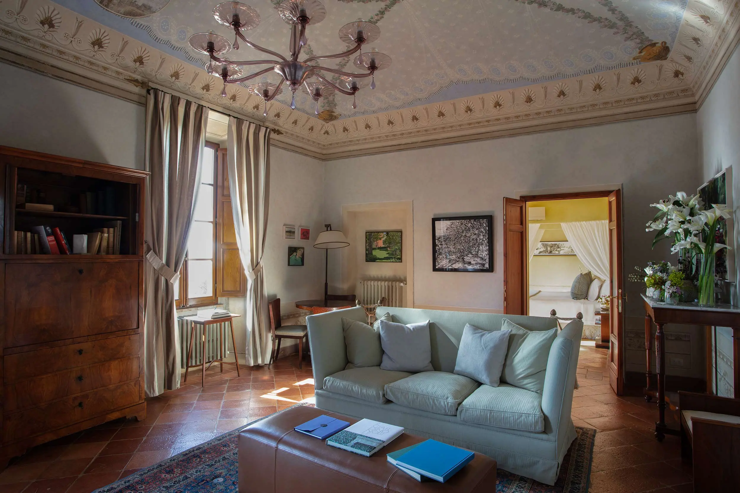 230327il marcheselivingrm2 001.jpg