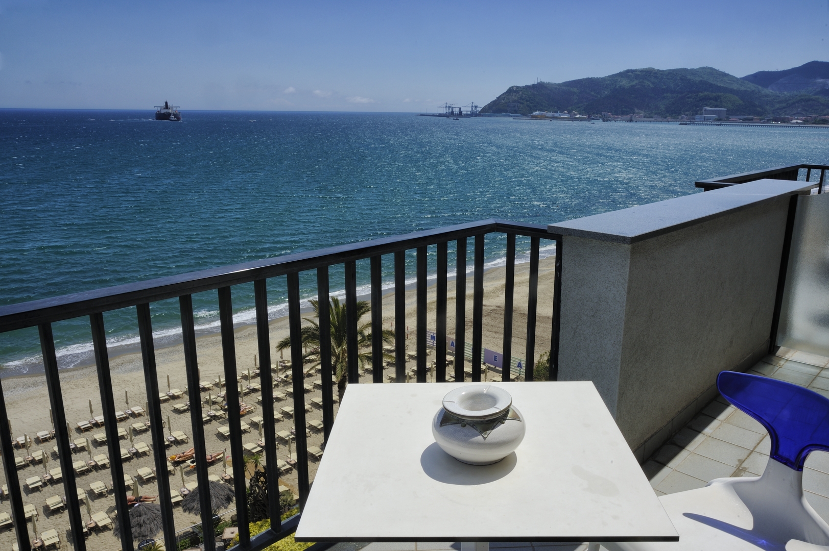 facing terrace Mare Hotel