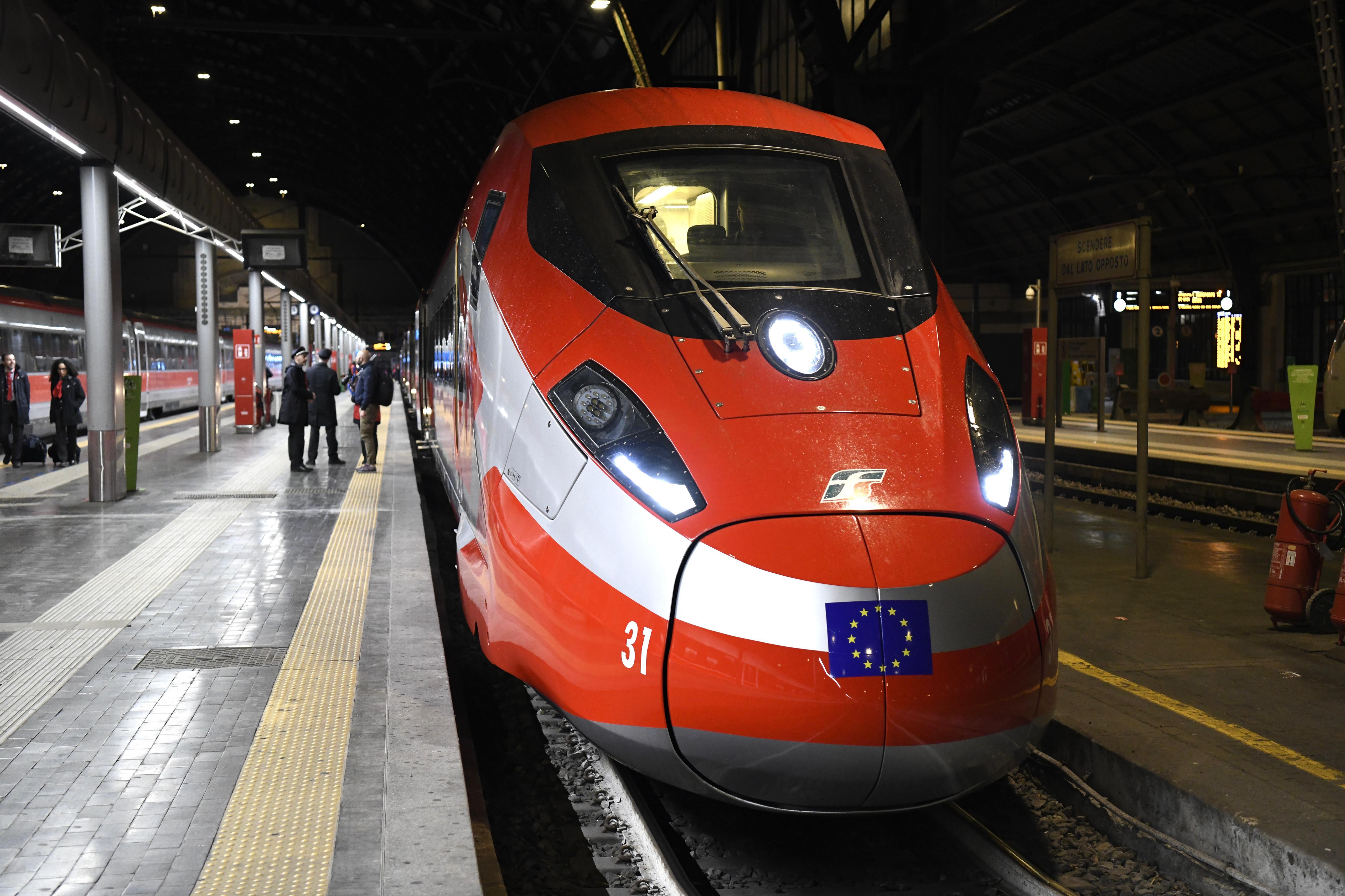 FS parigi londra Frecciarossa bandiera Europa