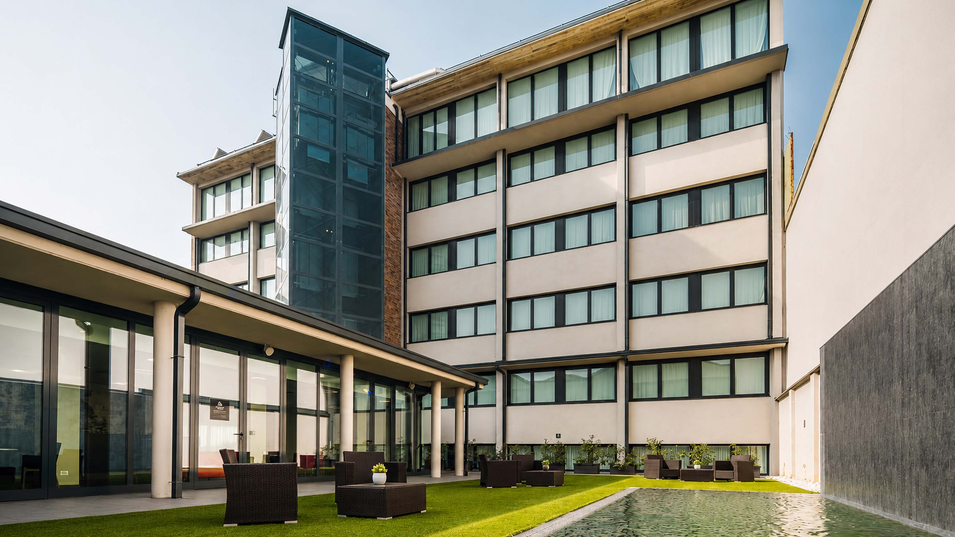Hotel Spark by Hilton Milan Linate Airport