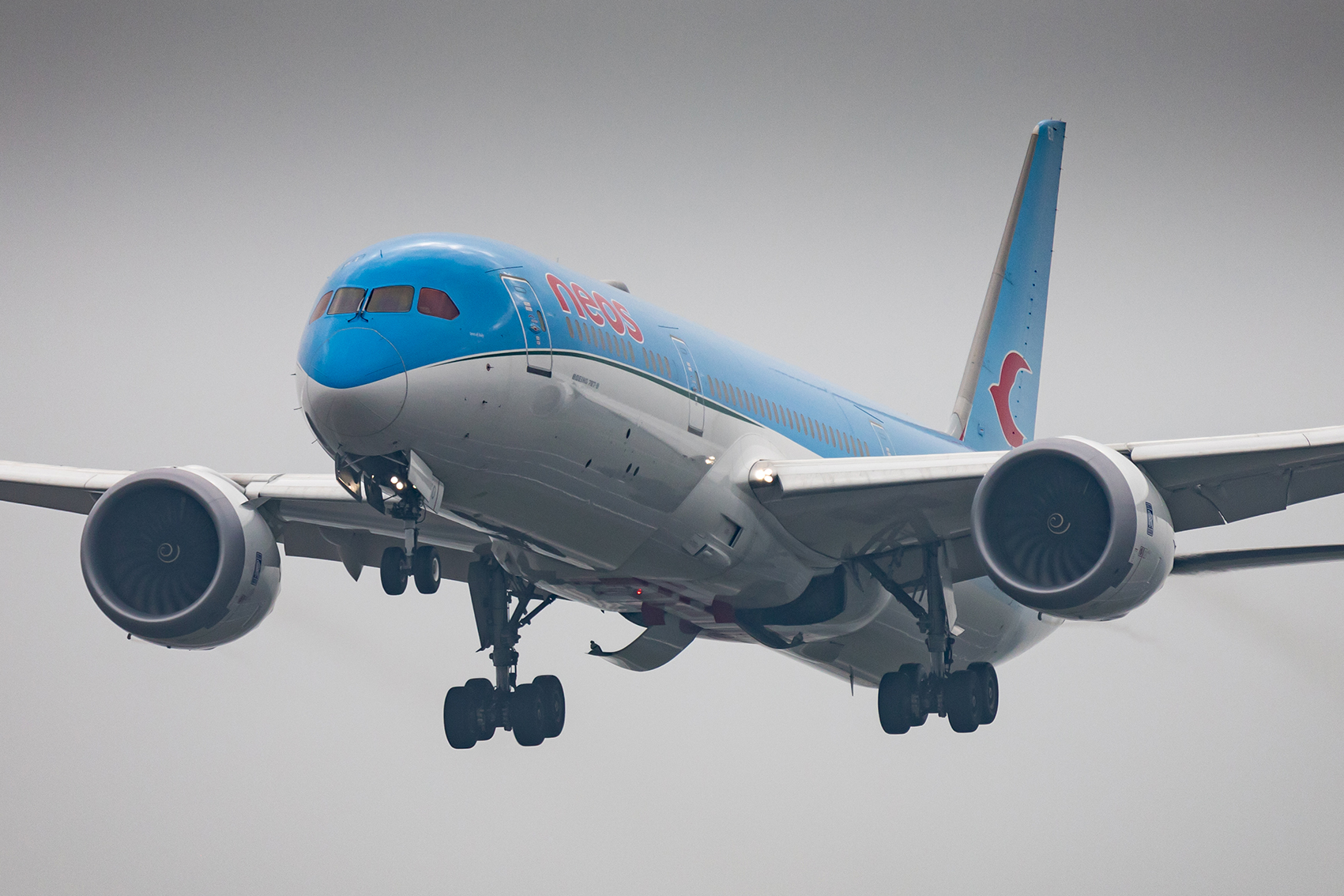 Neos Bari B787