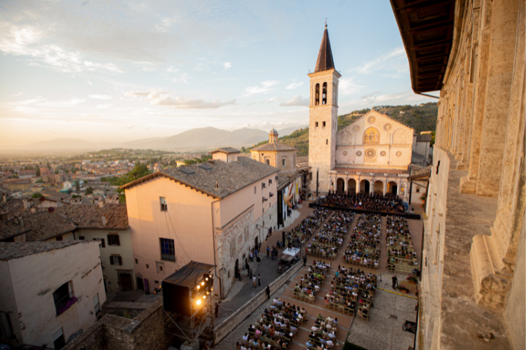 Piazza Duomo Festival di Spoleto Andrea Veroni