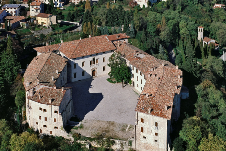 Spilimbergo Castello veduta aerea foto Ciol