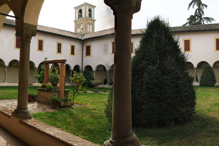 Chiostro-di-Santa-Maria-delle-Neve-foto-di-Guido-Barbi-credit-Visit-Emilia