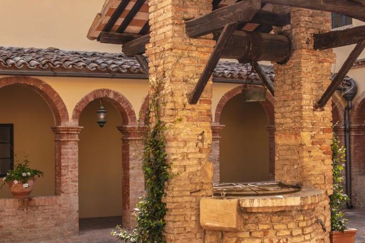 ChiostroHistoric-Resort-La-Loggia
