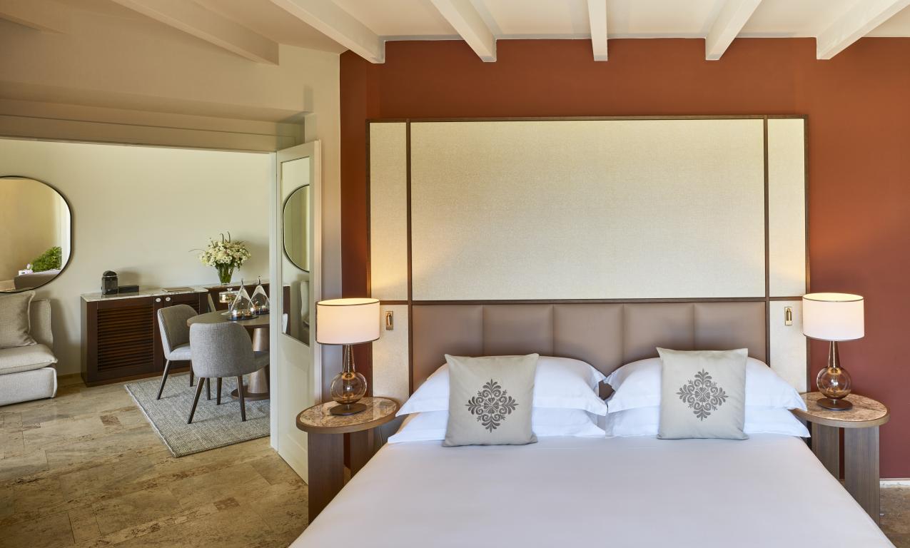 miniConrad-Chia-Laguna-SardiniaTholos-Deluxe-Suite-with-Sea-View