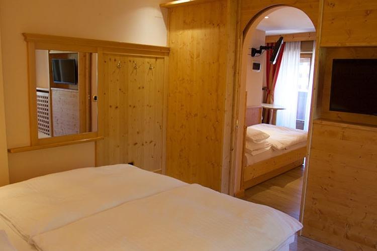 HOTELCIMAROSETTABWH-2