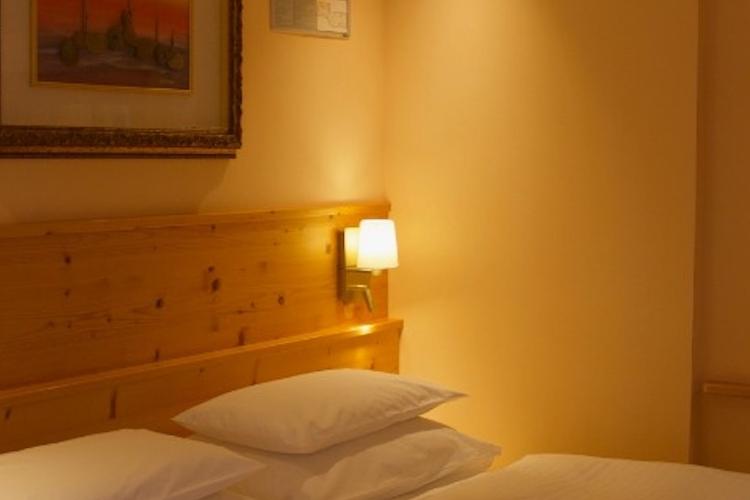 HOTELCIMAROSETTABWH-4