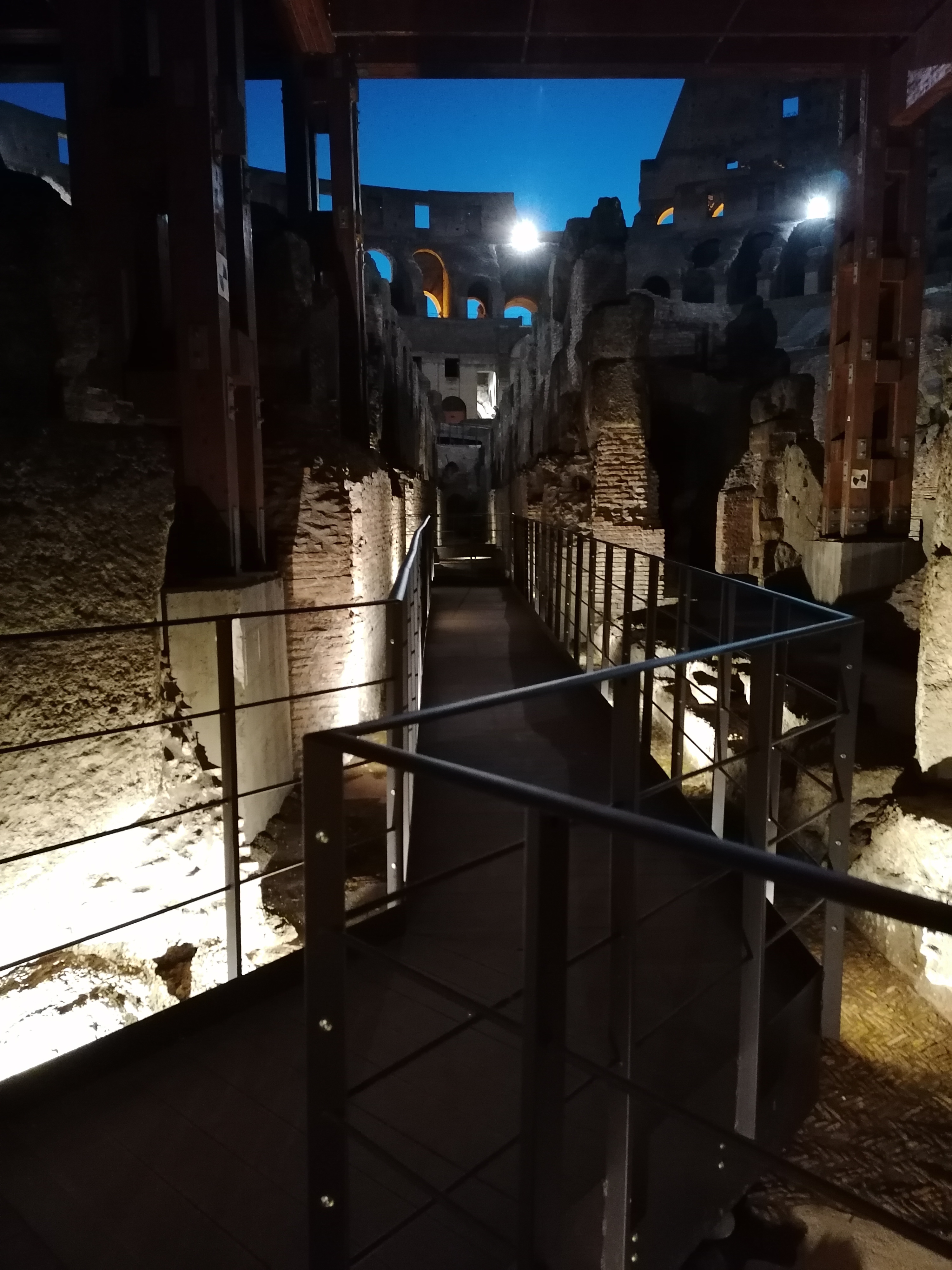 2ipogei-ColosseonotteParco-archeologico-Colosseo