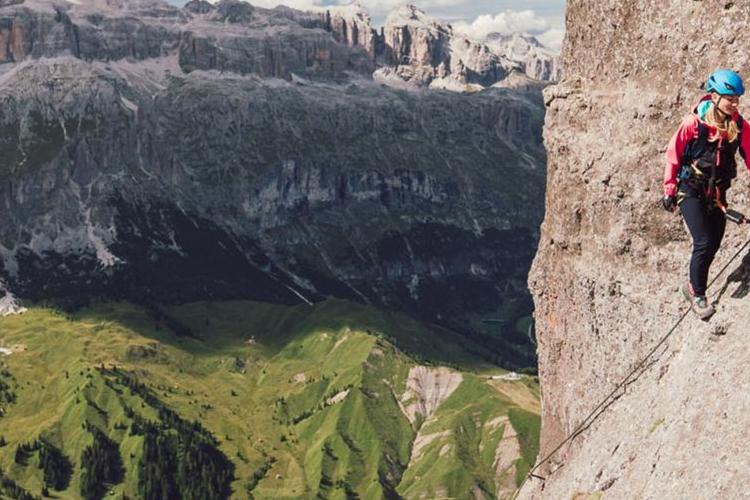 Ferrata-delle-TrinceephcreditArabbaFodomTurismophRobertoDePellegrin