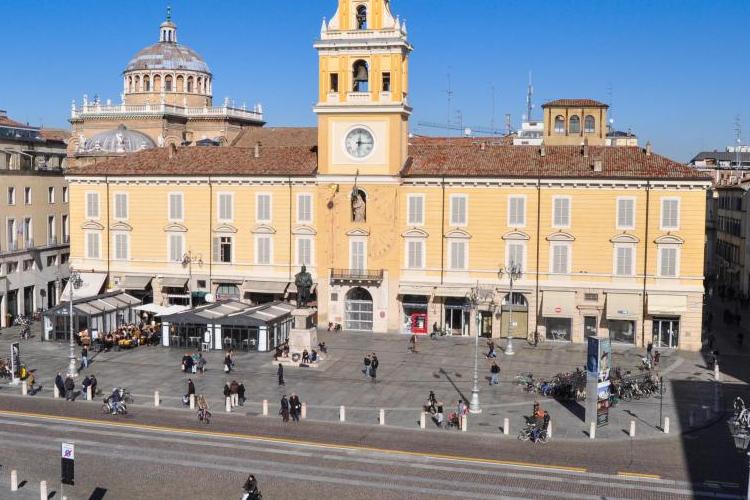 miniPiazza-Garibaldi-credit-Visit-Emilia-3---Copia