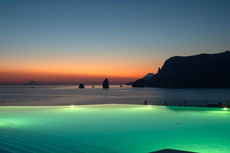 minidettagli-notturnioutdoorTherasia-Resort