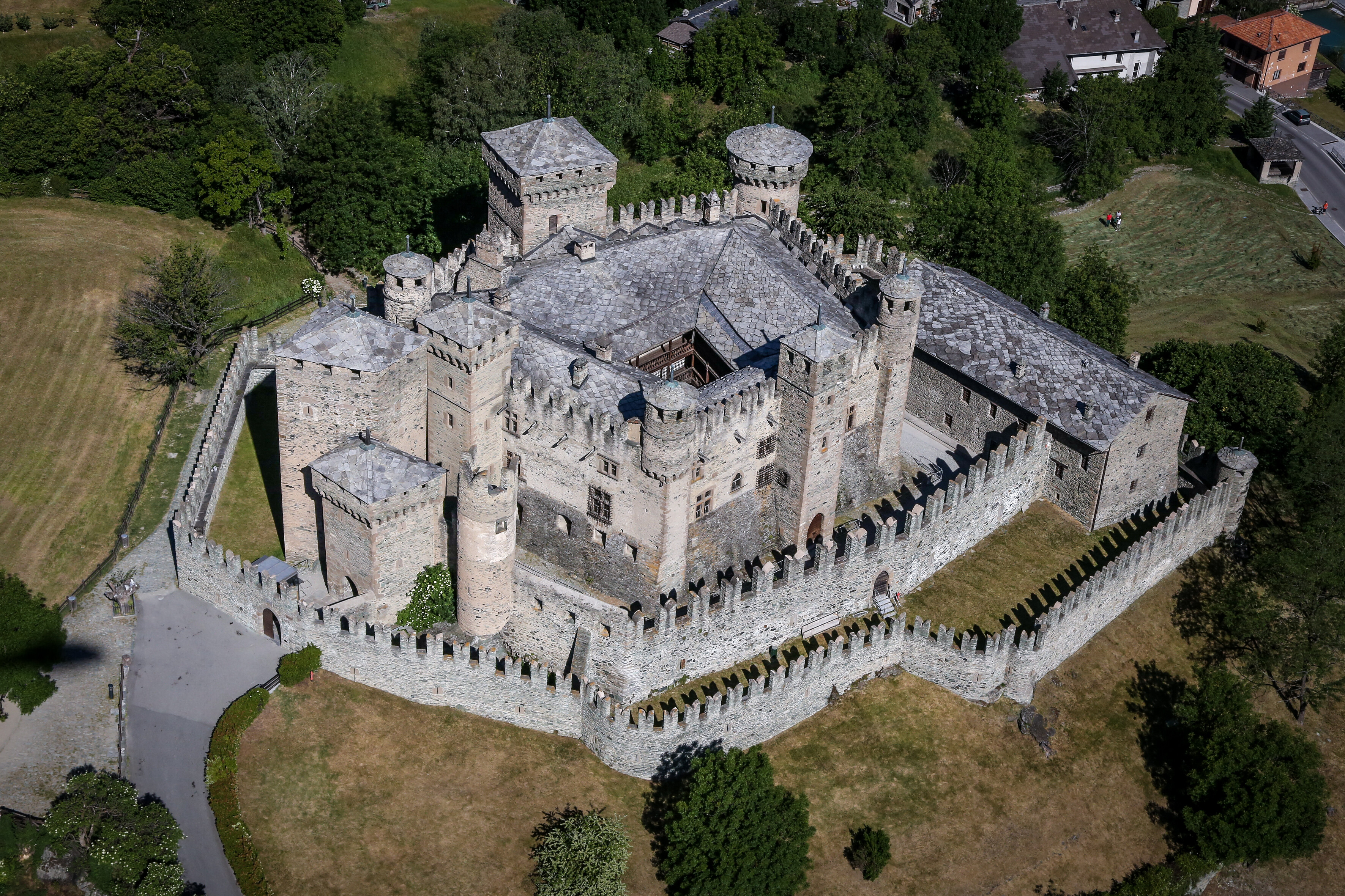 VALLE-DAOSTA-Castello-di-Fenis-Arch-RegAutonoma-VdA-8607