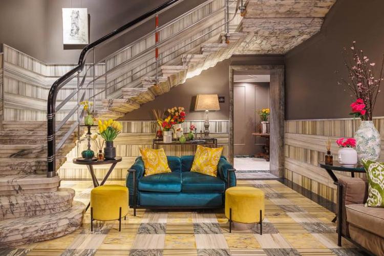 minientrataSinger-Palace-Hotel-Roma