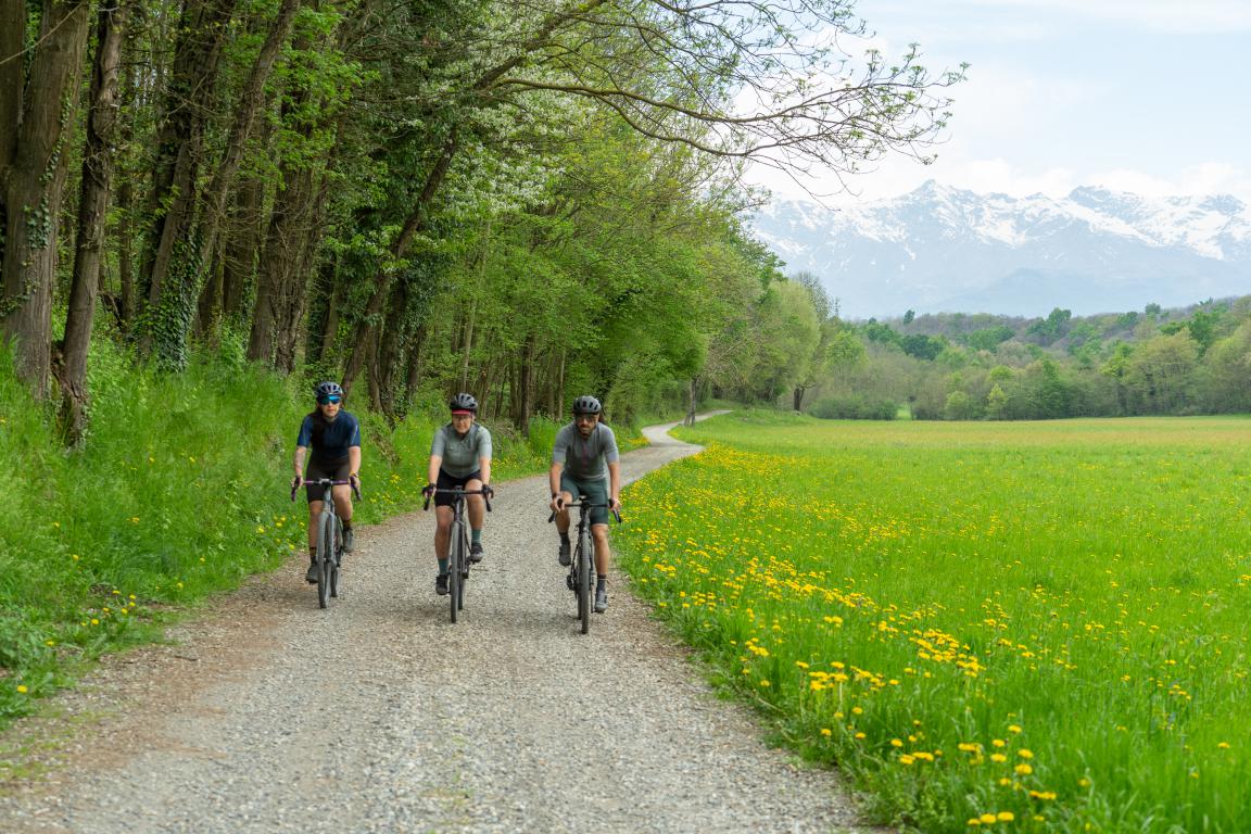 miniVIALFRE-gravel-sfondo-montagne