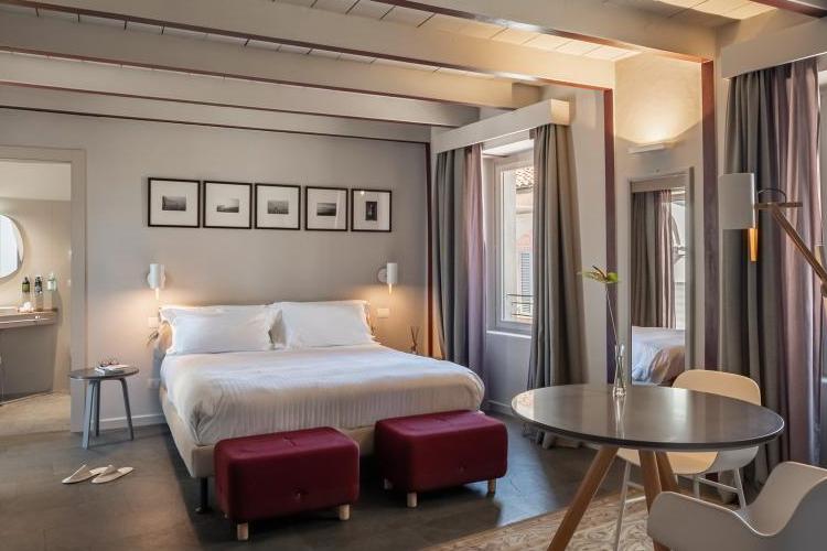 miniUVE-Rooms--Wine-Bar---De-Luxe-Room-NEBBIOLO