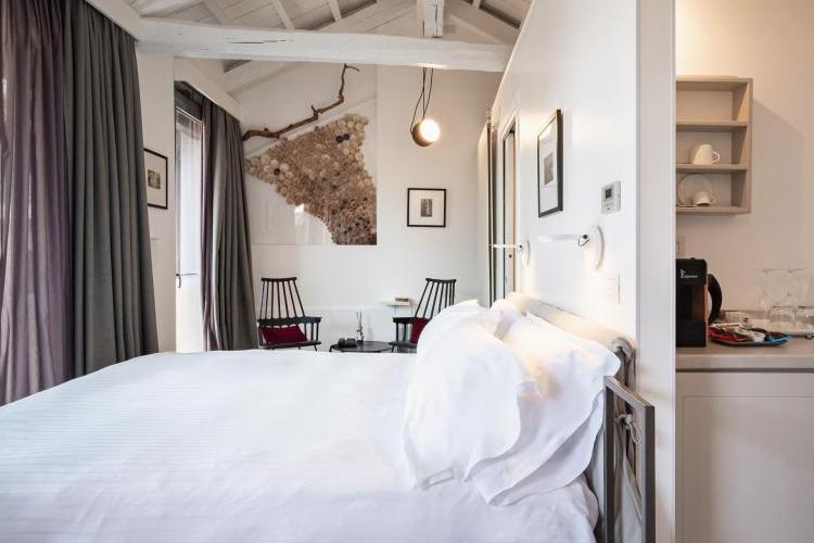 miniUVE-Rooms--Wine-Bar---Superior-room-ALANGA