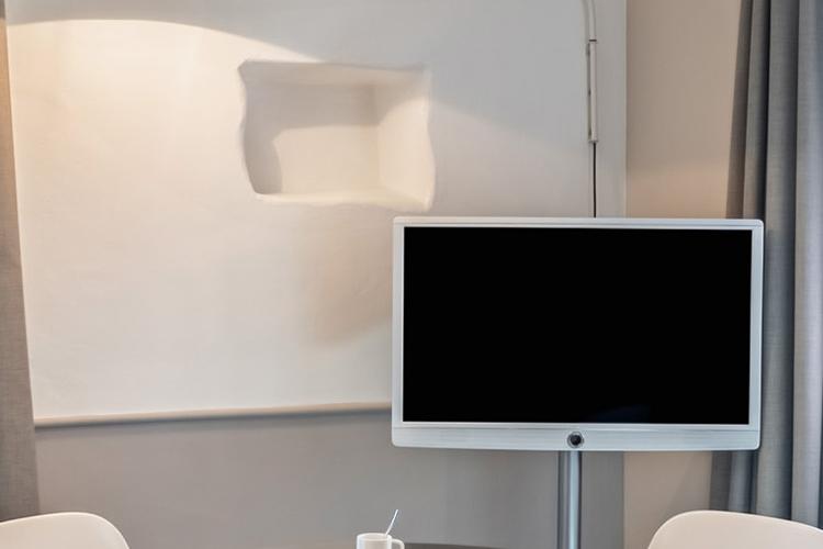 UVE-Rooms--Wine-Bar---UVE-Deluxe-Room-BARBERA-soggiorno