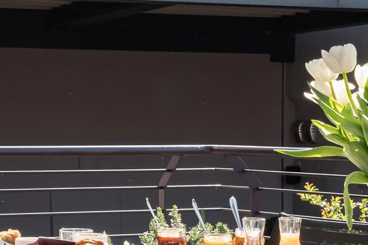 UVE-Rooms--Wine-Bar---breakfast-esterno