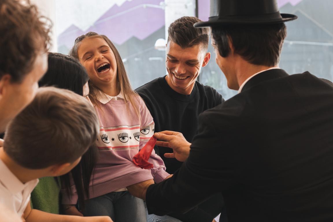 mini Fabbris Miguel Magic Pee Zauberer Zaubertrick Familie Kinder