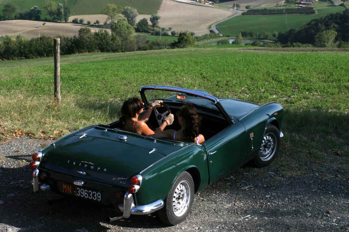 Slow Drive Amiche vintage car
