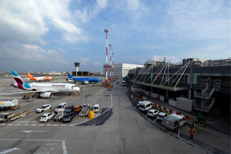 naples airport 1