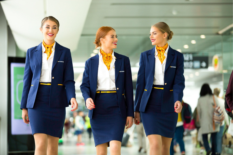 ryanair crew in airport