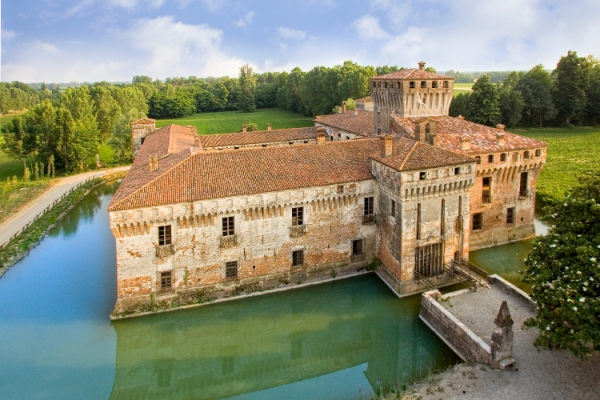Experiential tours in Lombary’s artisan village of Padernello