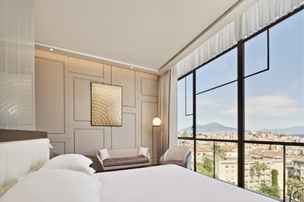 The Finarte auction house opens in the Hotel de Bonart Naples