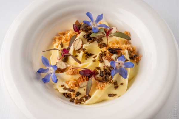 NIÒBĒ, a fine-dining restaurant and bistrot opens on Lake Como