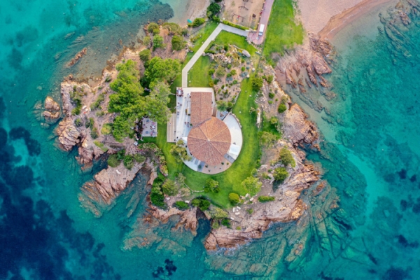 Baia Holiday: April reopening and a new entry in Puglia