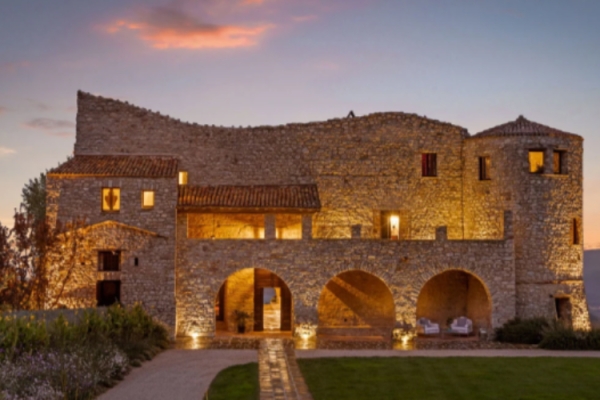 Mandarin Oriental debuts in Umbria with 8-bedroom Procopio Castle