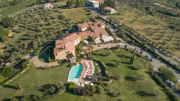 Soges acquires the Borgo di Cortefreda, already a Place of Charme