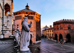 Cremona, Italy’s city of violins. A perfect day trip from Milan