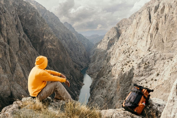 Solo travelers ditch DIY travel for smarter organized trips