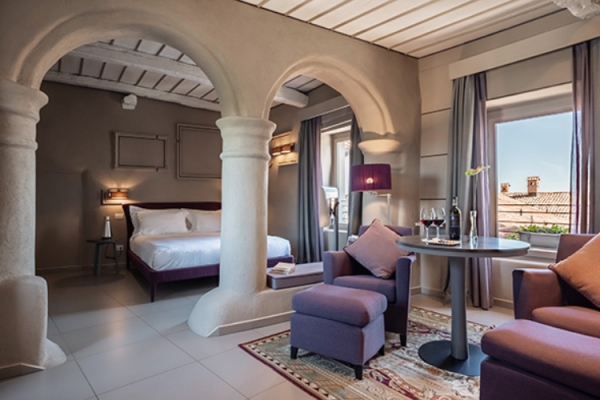 Weddings in Piedmont: the charm of Uve Rooms &amp; Wine Bar, La Morra