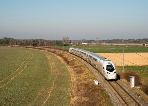 French railway giant SNCF Voyageurs to debut in Italy in 2026