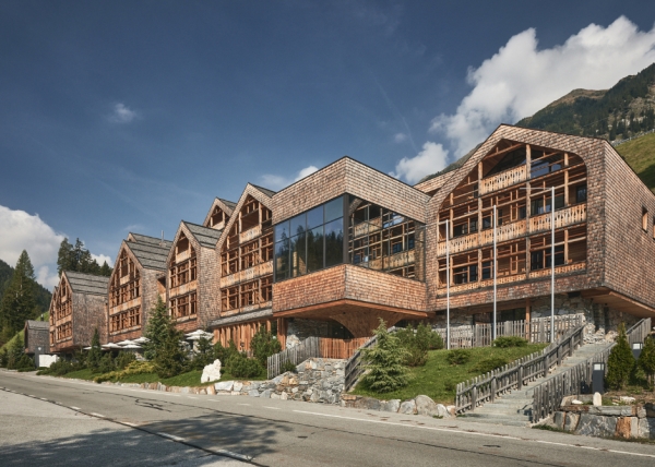 Tenne Lodges &amp; Chalets: autumn foliage, activities, and relaxation