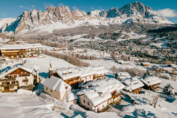 The SAVE Group’s north-eastern airport hub highlights the Dolomites