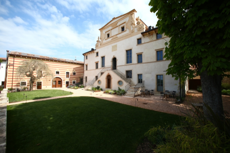 Relais Villa Balis Crema. Valpantena charm and Michelin stars