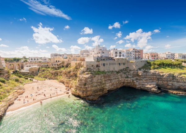 Beaches to experience in Apulia? Follow the winds on the Punto Mare app
