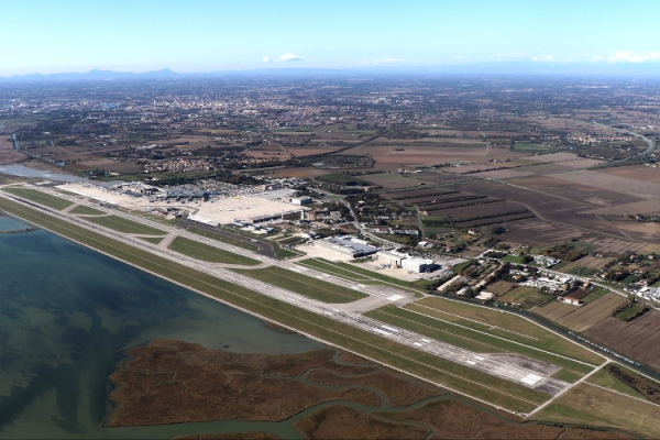Venice Airport. New boarding tax for passengers from April 2023