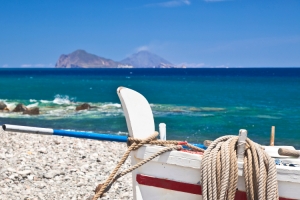 Mountainsailing. Sailing and trekking on the Aeolian Islands