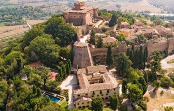 Historic Resort La Loggia. Magic in beautiful Gradara between Marche and Romagna