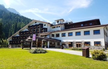 Summer in the mountains. Ota Viaggi's new frontier