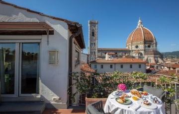 Florence for two. Romantic walks and weddings in the Tuscan capital
